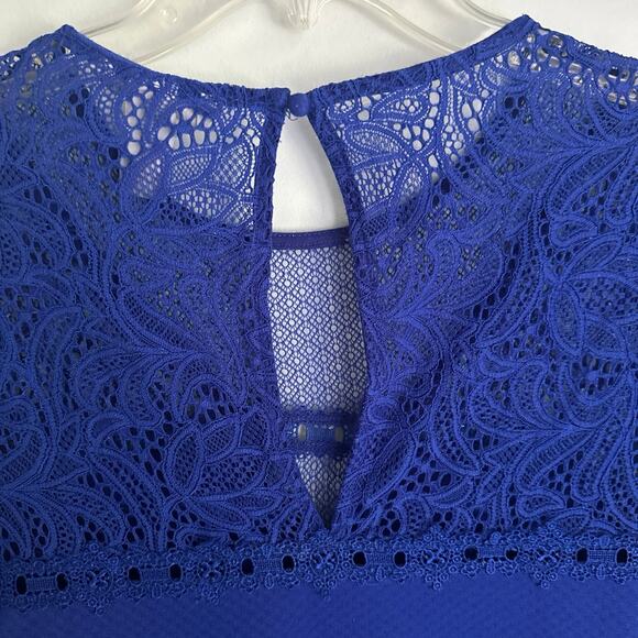 H&M Royal blue lace short sleeve top, women’s medium - Picture 6 of 7